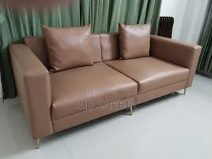 এই সোফাটি দেখতে খুবই সুন্দর এবং বসতে খবই আরামদায়ক।