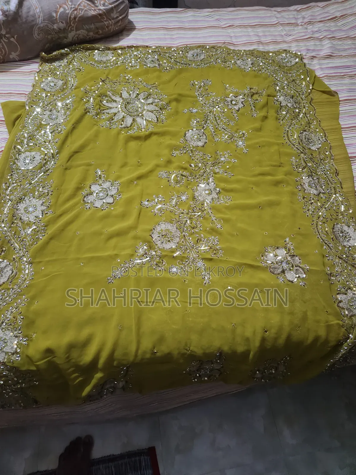 নারীদের জন্য শাড়ি