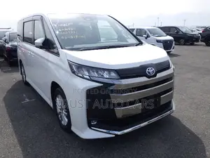 Toyota Noah 2022 White