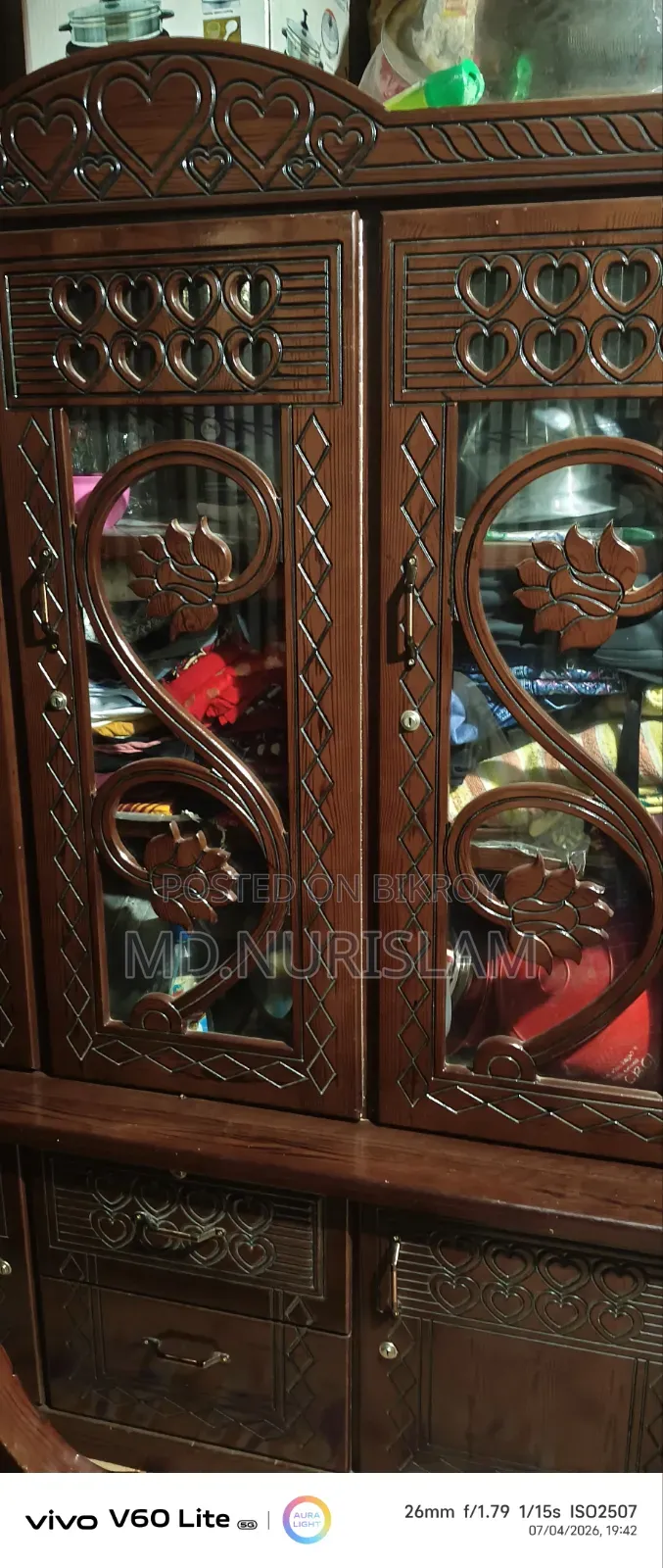 Showcase like new