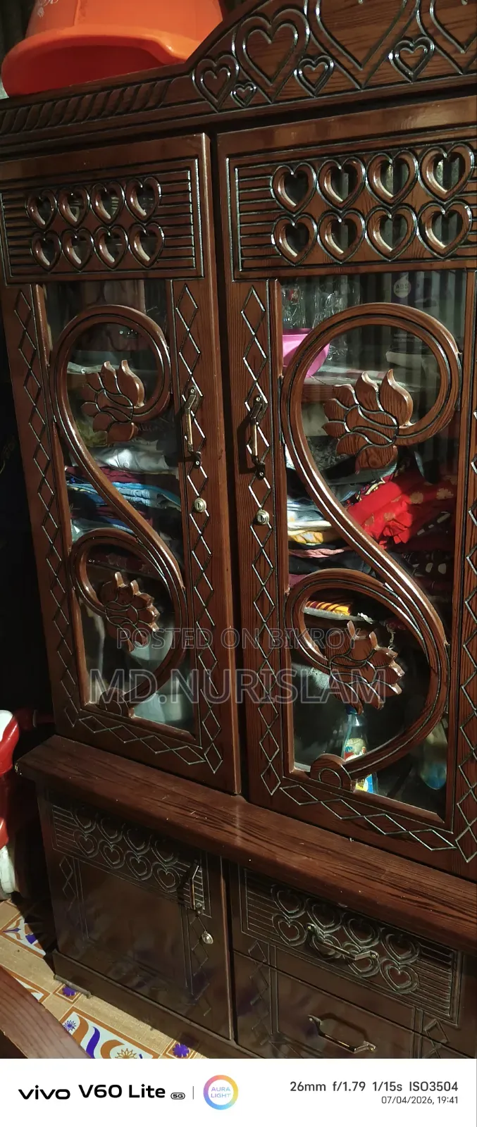 Showcase like new