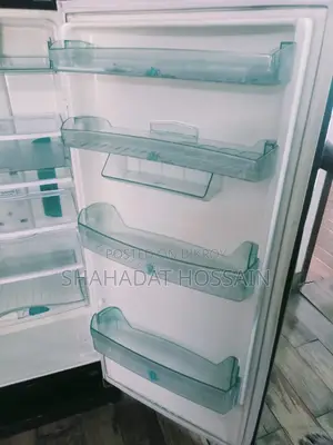 Whirlpool Professional Refrigerator (Used) – Very Good Condition