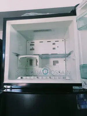 Whirlpool Professional Refrigerator (Used) – Very Good Condition