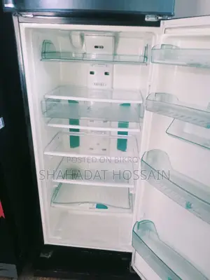 Whirlpool Professional Refrigerator (Used) – Very Good Condition