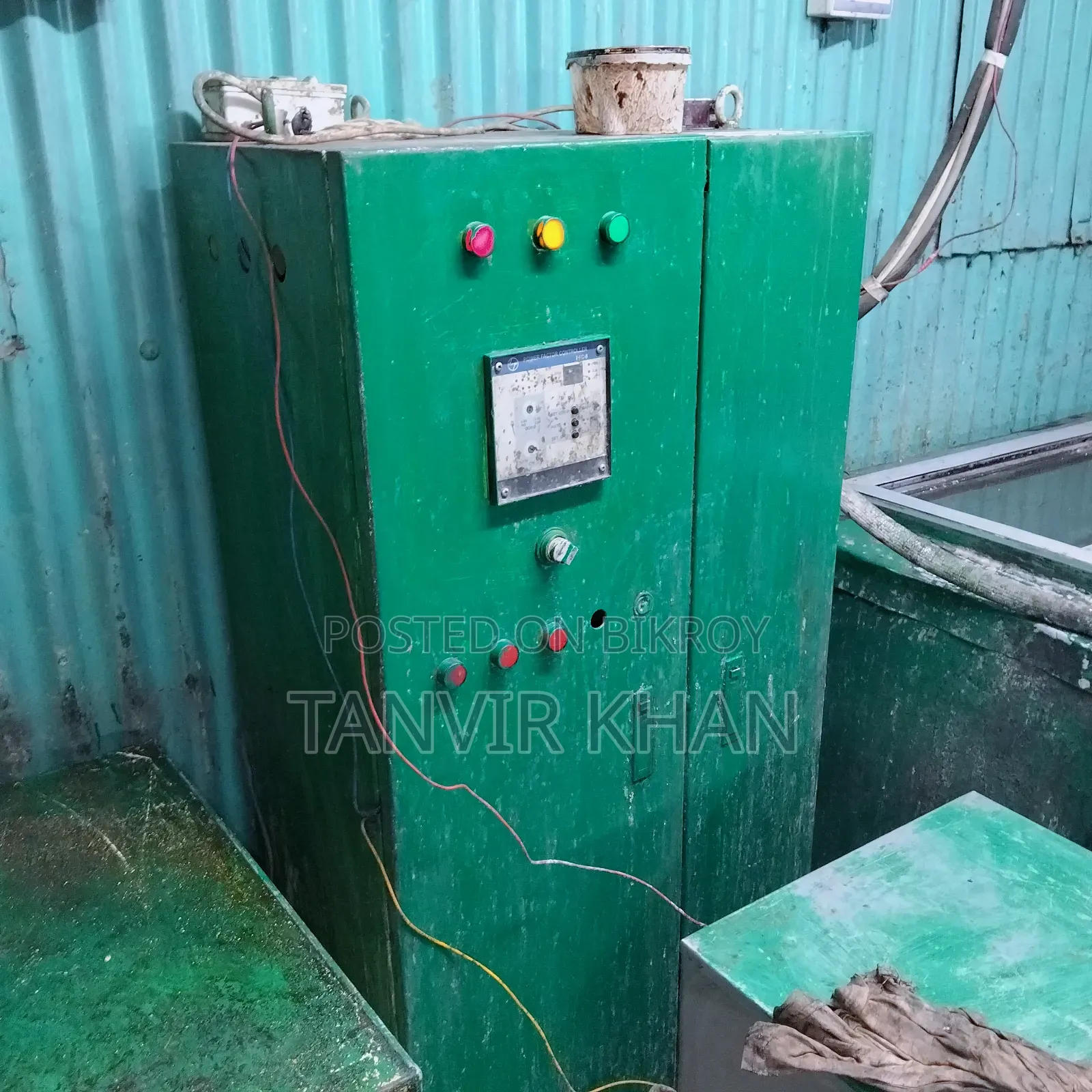 An automatic three-phase voltage box will be sold.