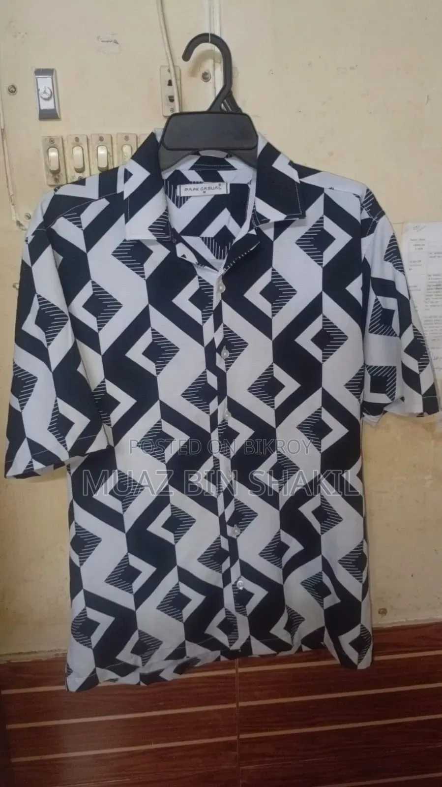 Brand new clothes. Stainless and worn at most 6/7 times.