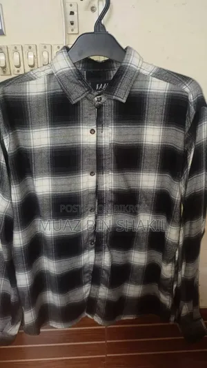 Brand new clothes. Stainless and worn at most 6/7 times.
