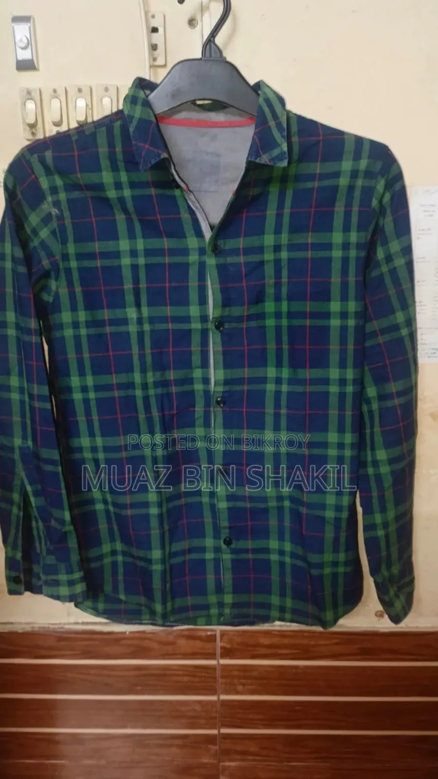 Brand new clothes. Stainless and worn at most 6/7 times.