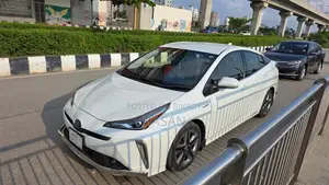 Toyota Prius 2019 White