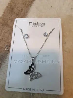 Cute Slim Chain Necklace Neck Jewelry Chain Locket for Women Girls