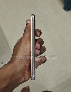 স্যামসাং গ্যালাক্সি এস২২ ৫জি ২৫৬ জিবি গোল্ড