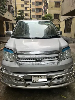 টয়োটা নোয়া ২০০৩ সিলভার