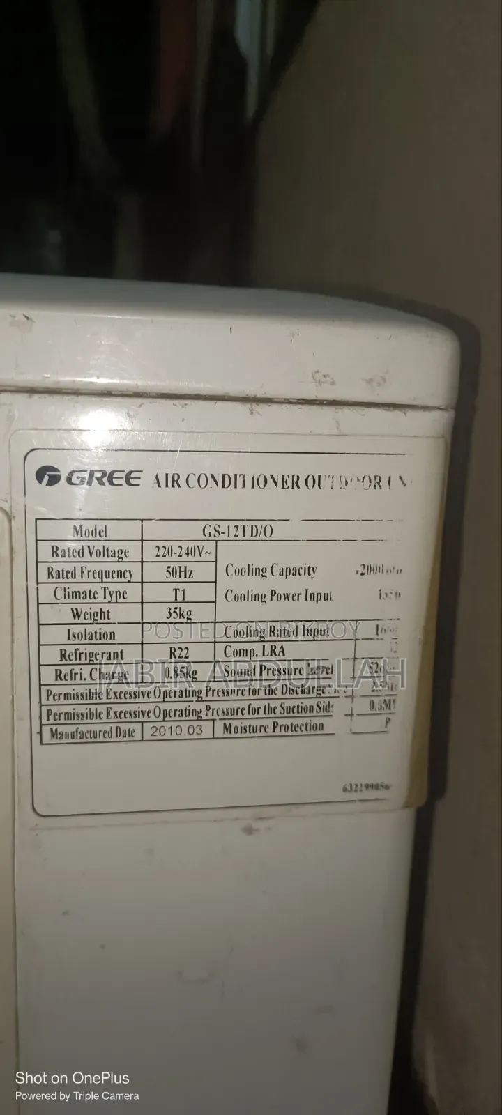 AC is running, includes indoor unit, outdoor unit, display, remote, and pipes