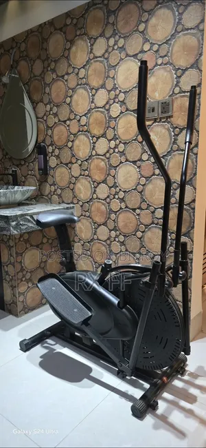 Elliptical Cross Trainer With Seat