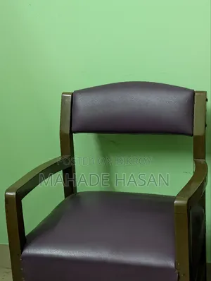 কাঠের আসবাবপত্র