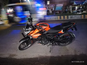 বাজাজ পালসার ১২৫ ২০২৬ অরেঞ্জ