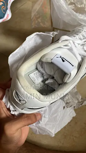 Puma Sneakers