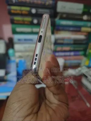 নতুন Oppo Reno8 T 5G ১২৮ জিবি সিলভার