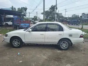 Toyota Corolla Sedan Automatic 1998 White
