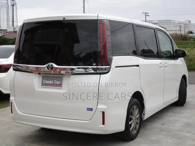 Toyota Noah 2021 Pearl