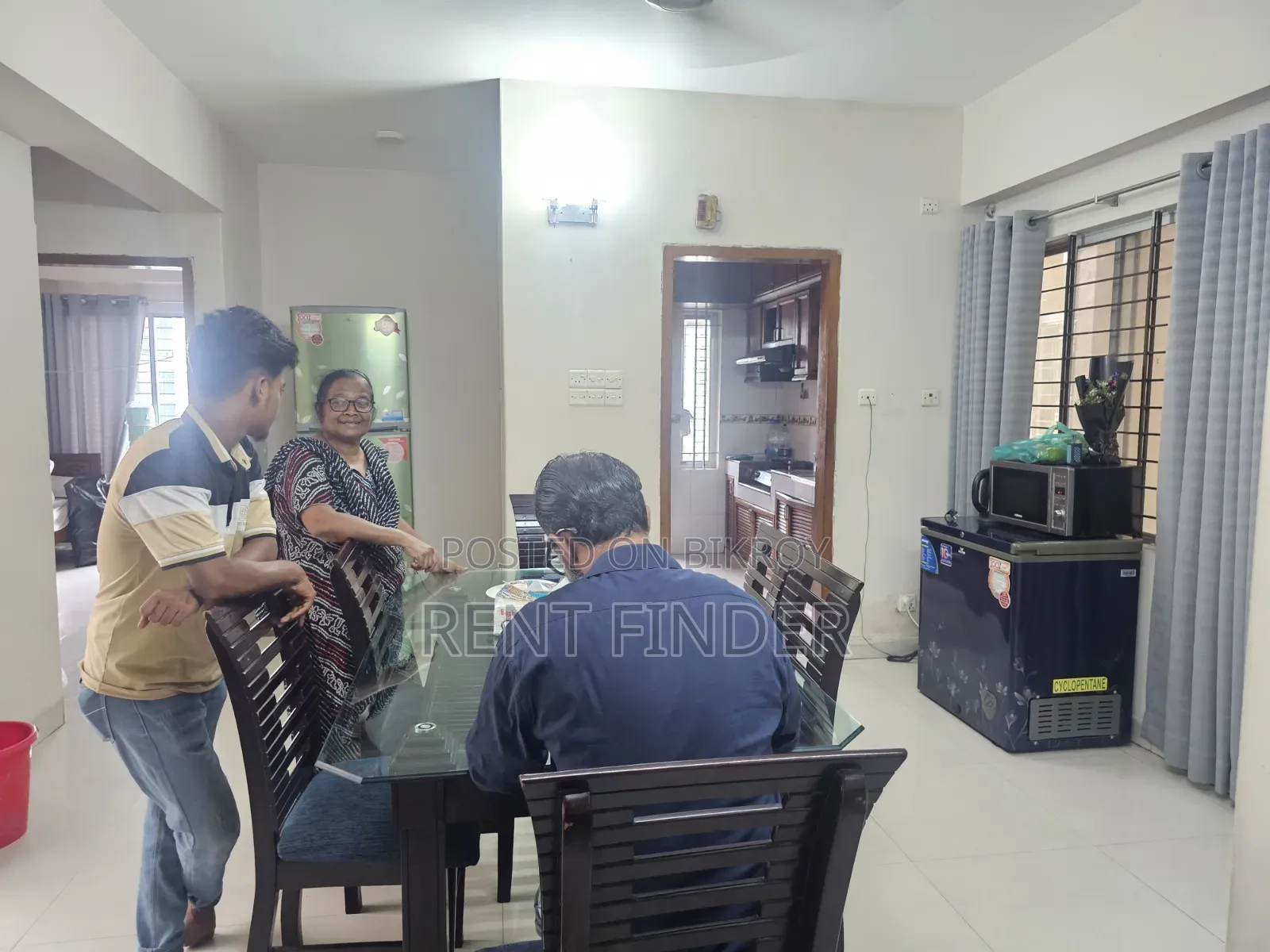 গুলশানে ৪-বেডরুমের ফার্নিশড অ্যাপার্টমেন্ট ভাড়ার জন্য