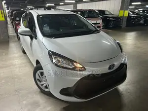 Toyota Aqua 2022 Pearl
