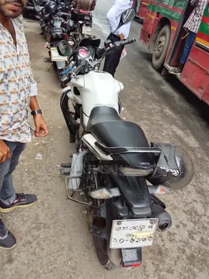 হিরো হাঙ্ক ২০১৮ হোয়াইট