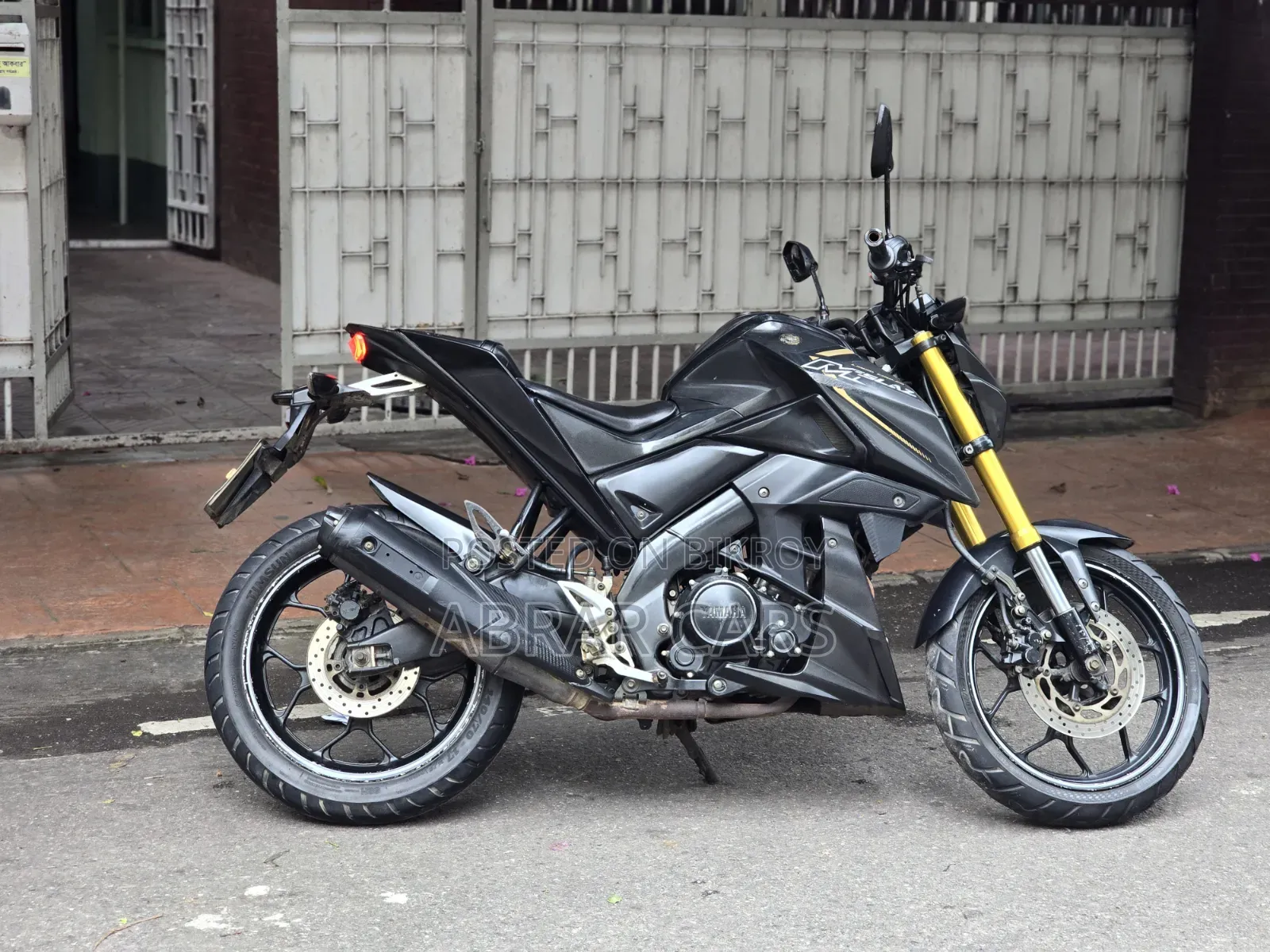 Yamaha 2016 Black