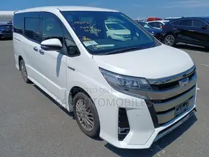 Toyota Noah 1.8 FWD Hybrid (7 seater) 2018 Pearl