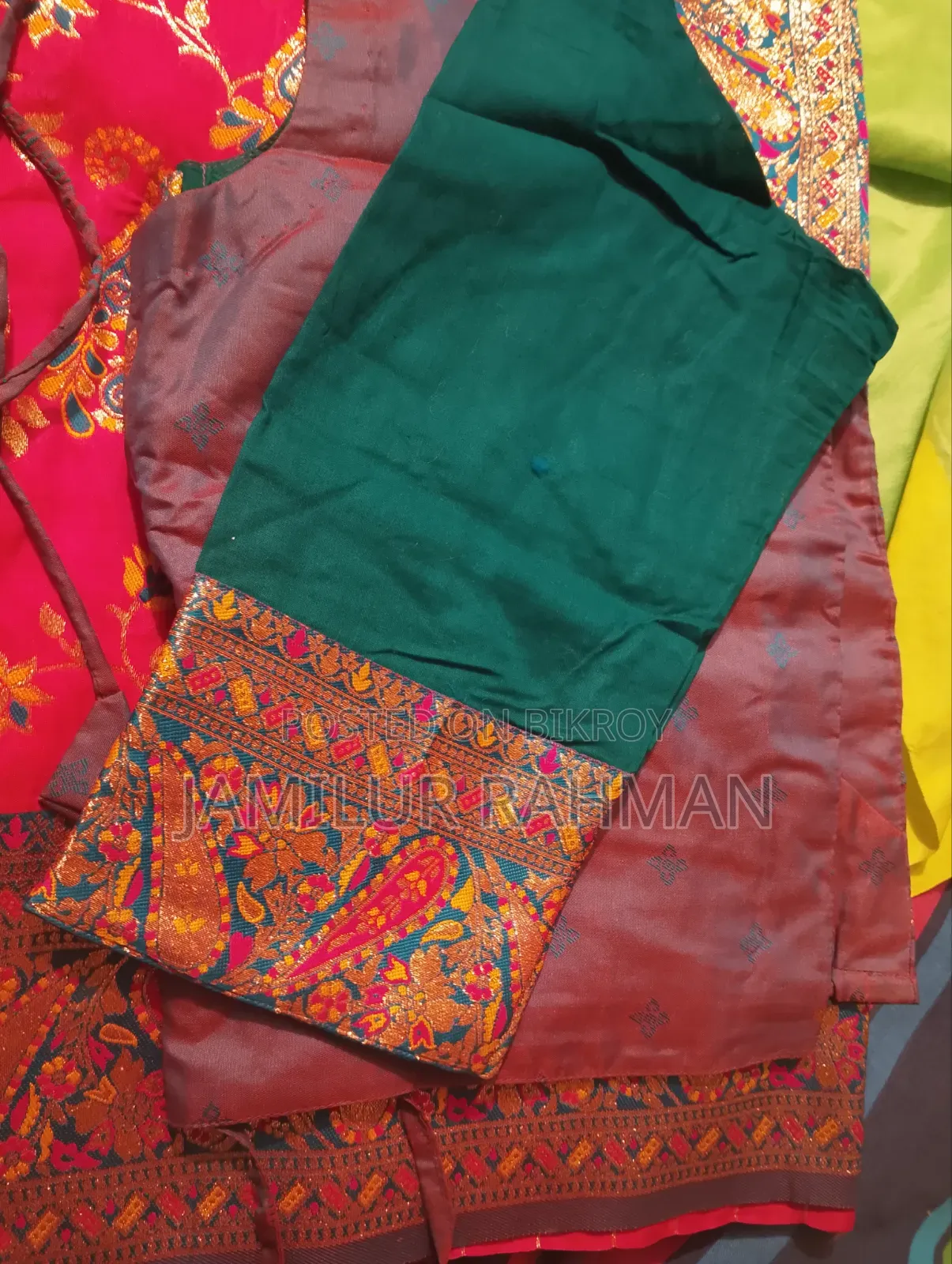 Saree for sale with free size blouse