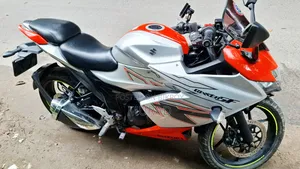 Suzuki Gixxer SF FI 2023 Orange