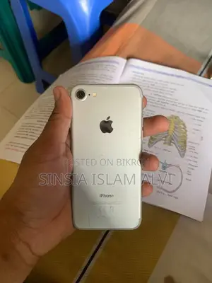 Apple iPhone 7 128 GB Silver