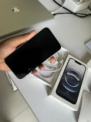 Apple iPhone 16e 128 GB White