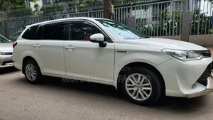 Toyota Corolla Fielder 1.5 Hybrid FWD 2016 White