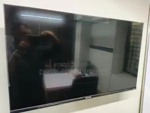 Walton 32" Quad HD Android Smart TV / Digital Signage