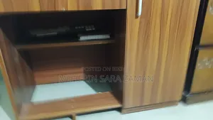 স্টাডি টেবিল