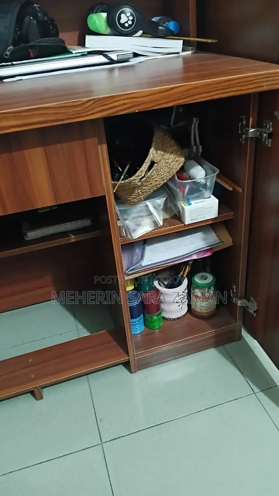 স্টাডি টেবিল