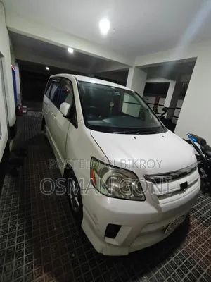 Toyota Noah 2.0 All Wheel Drive (8 Seater) 2005 Pearl