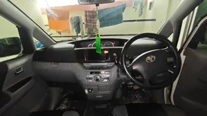 Toyota Noah 2.0 All Wheel Drive (8 Seater) 2005 Pearl