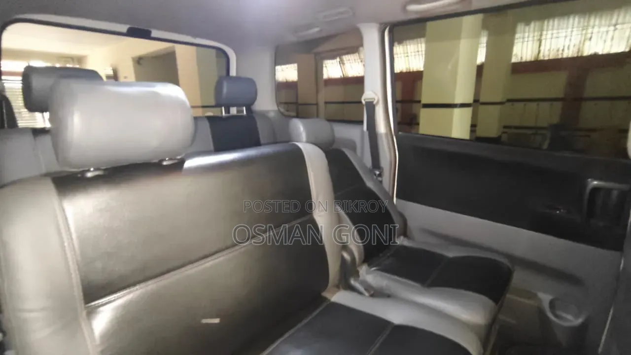 Toyota Noah 2.0 All Wheel Drive (8 Seater) 2005 Pearl