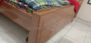 খাট বিক্রয় হবে জাজিম তোষক সহ