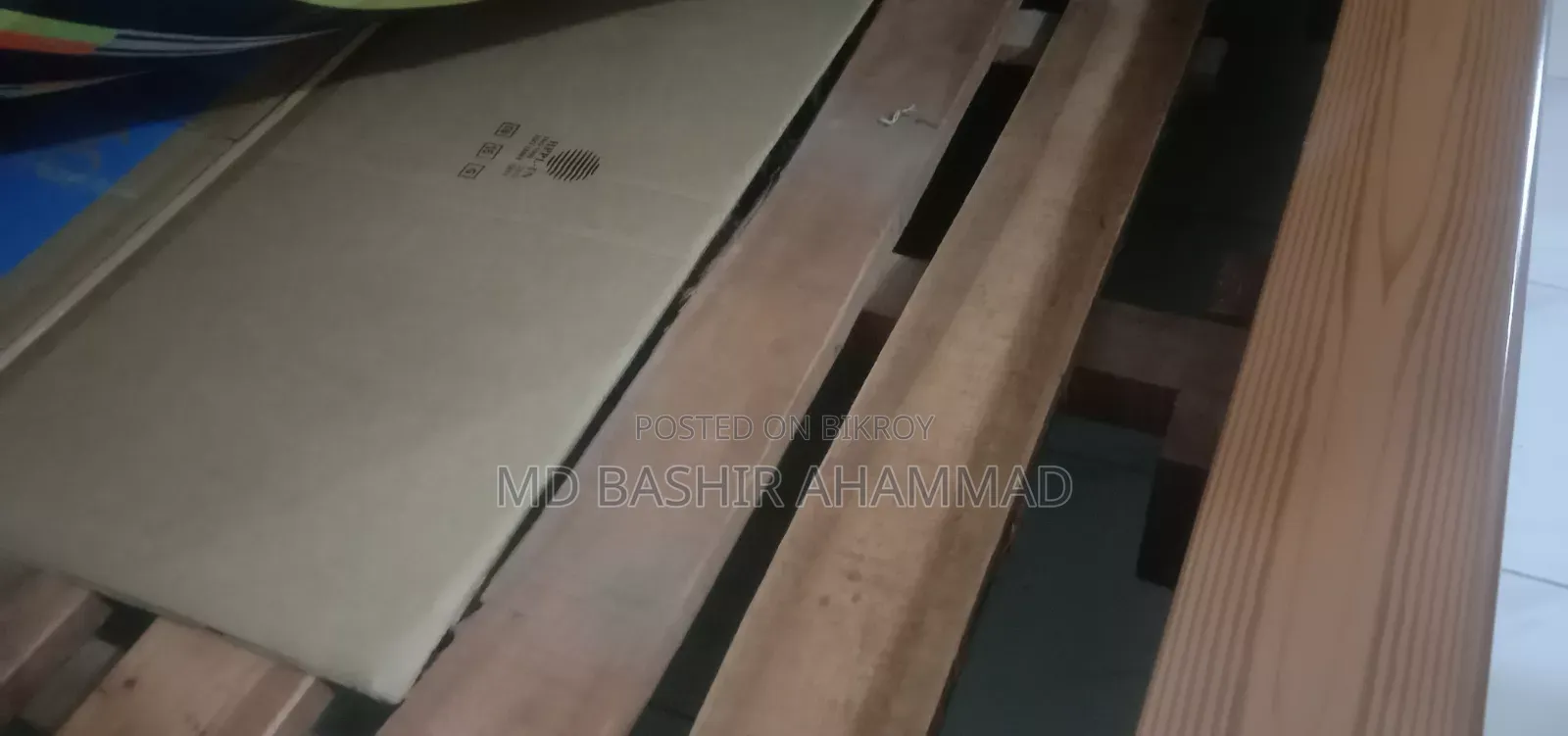 খাট বিক্রয় হবে জাজিম তোষক সহ