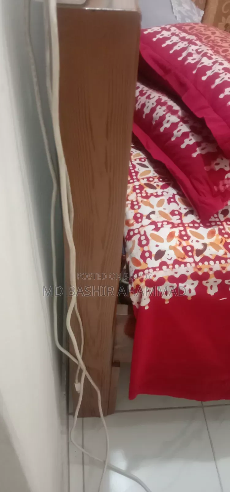 খাট বিক্রয় হবে জাজিম তোষক সহ