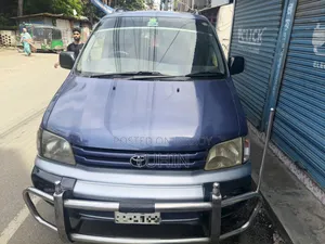 Toyota Noah 2001
