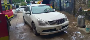 Nissan Bluebird 2005 Pearl