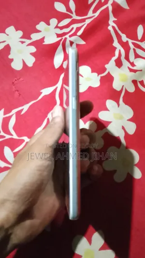Samsung Galaxy J2 8 GB Gold