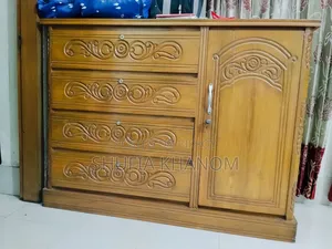 সেগুন কাঠের আলমারি ও ওয়ার্ডরোব বিক্রি হবে।