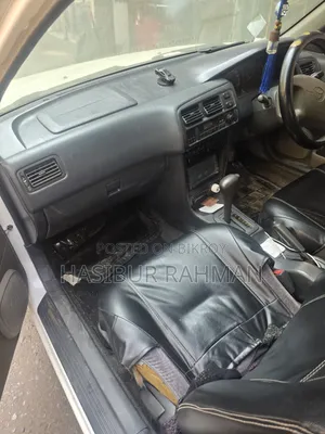 Toyota Corolla 1996 White
