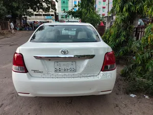 টয়োটা এক্সিও ২০১৩ সাদা