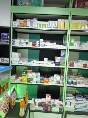 ফার্মেসি এবং গ্রোসারির র‍্যাক